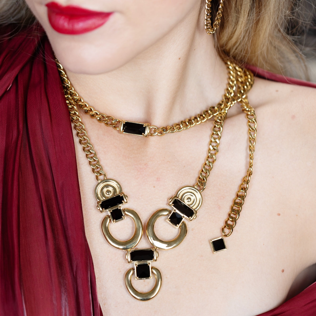 Dynasty Bar Golden Necklace