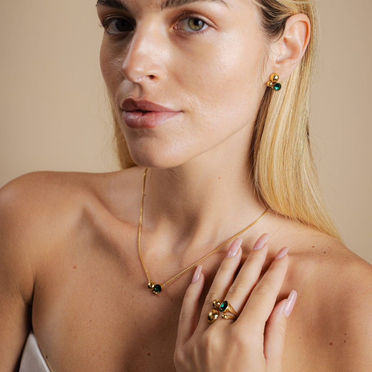 Solar Crystal Golden Emerald Necklace